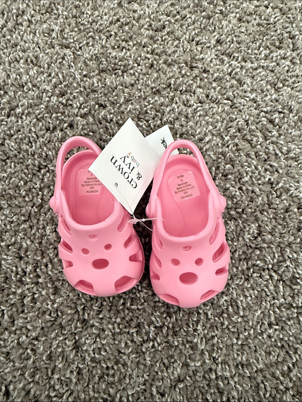 Crown and Ivy pink sandals
